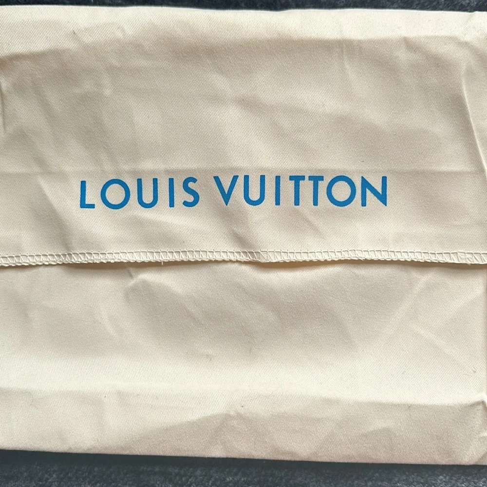 Louis Vuitton messenger bag - Picture 4 of 4